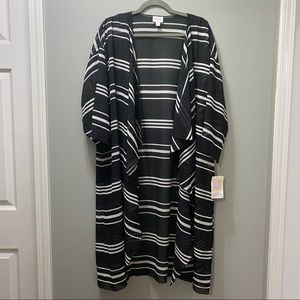 NWT LuLaRoe Shirley - Large (18-22)